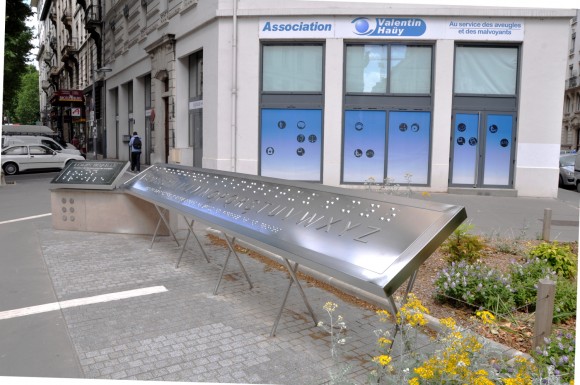 Braille sculpture in Lyon
